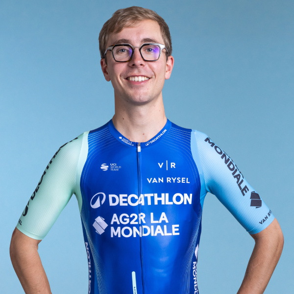 Photo of Benoit Cosnefroy