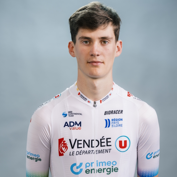 Photo of Evan Pavis