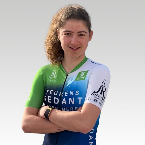 Photo of Zoe Schiess