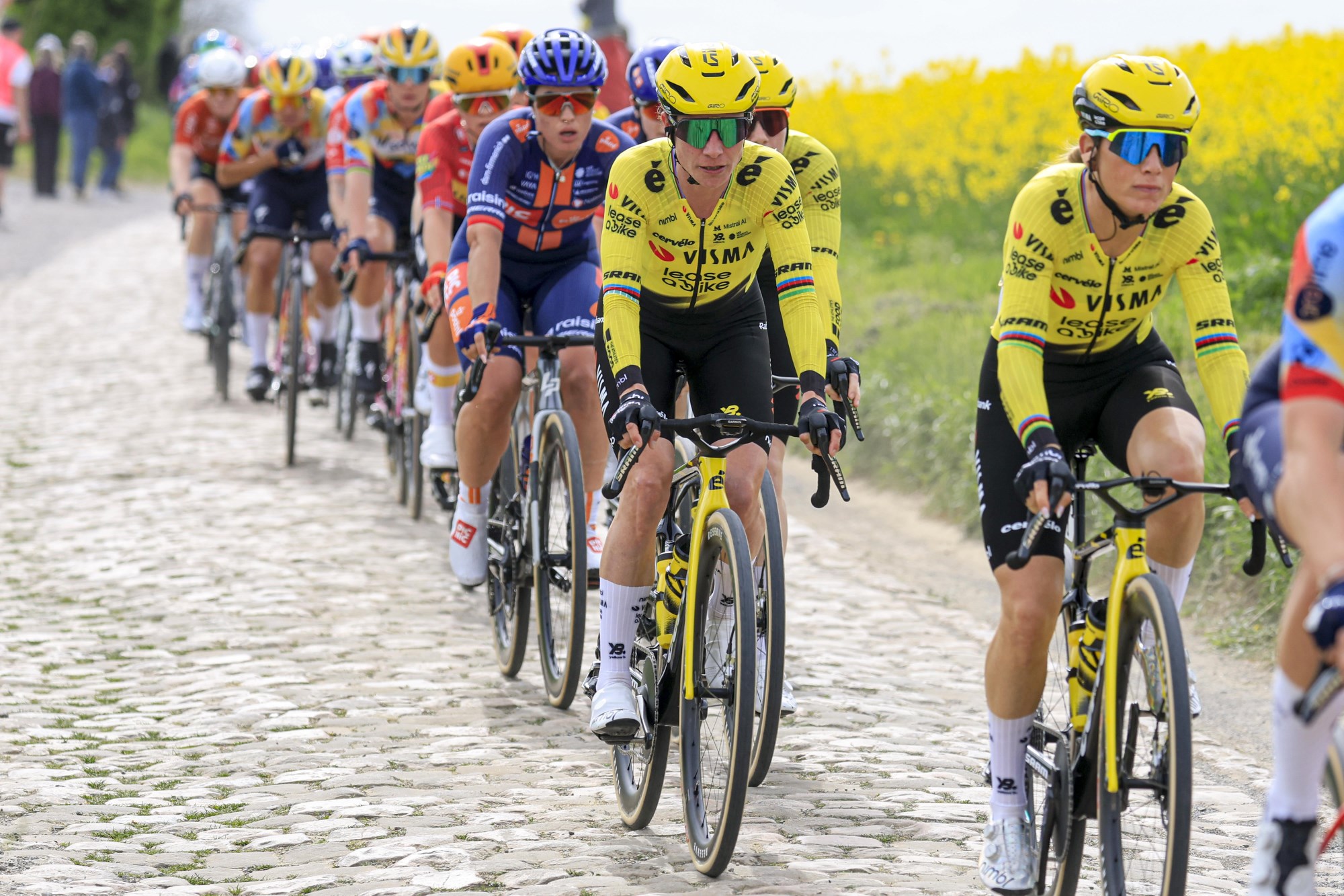 marianne-vos-paris-roubaix-femmes-2026-cobblestones-visma