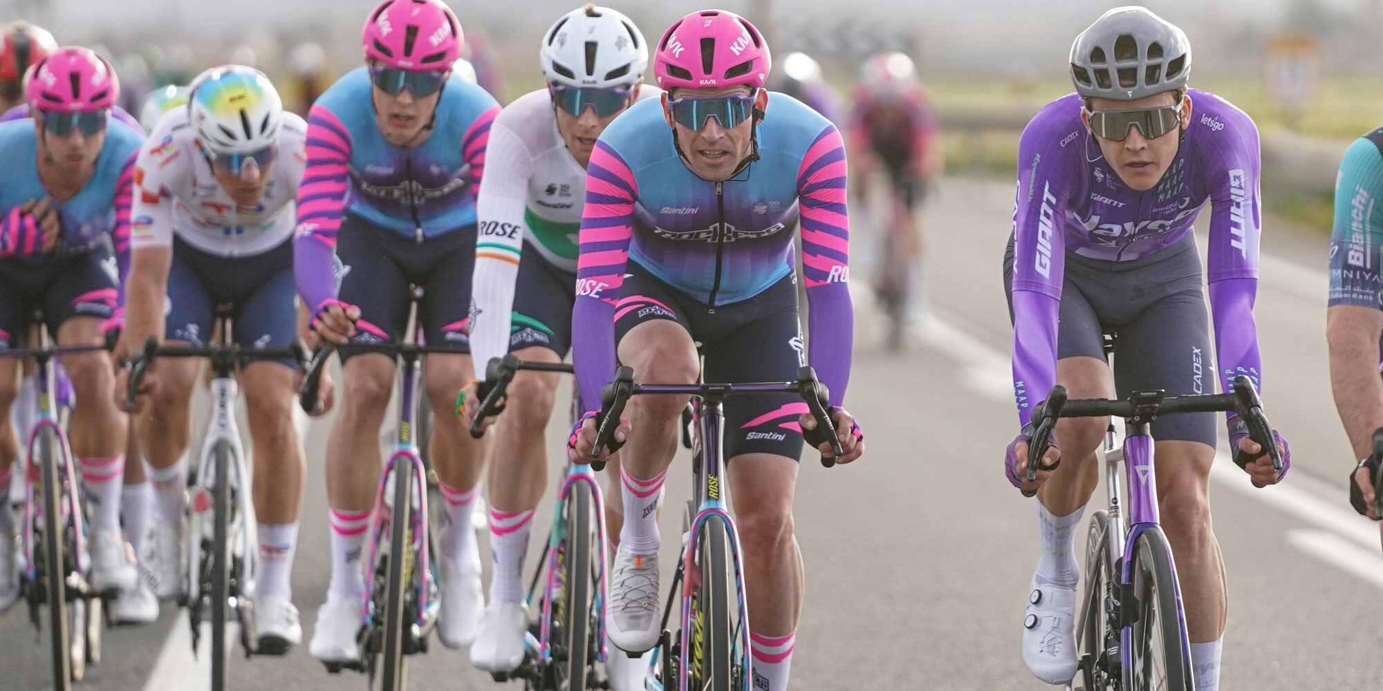 Elmar Reinders racing in Unibet Rose Rockets kit at Gran Premi Valencia 2026