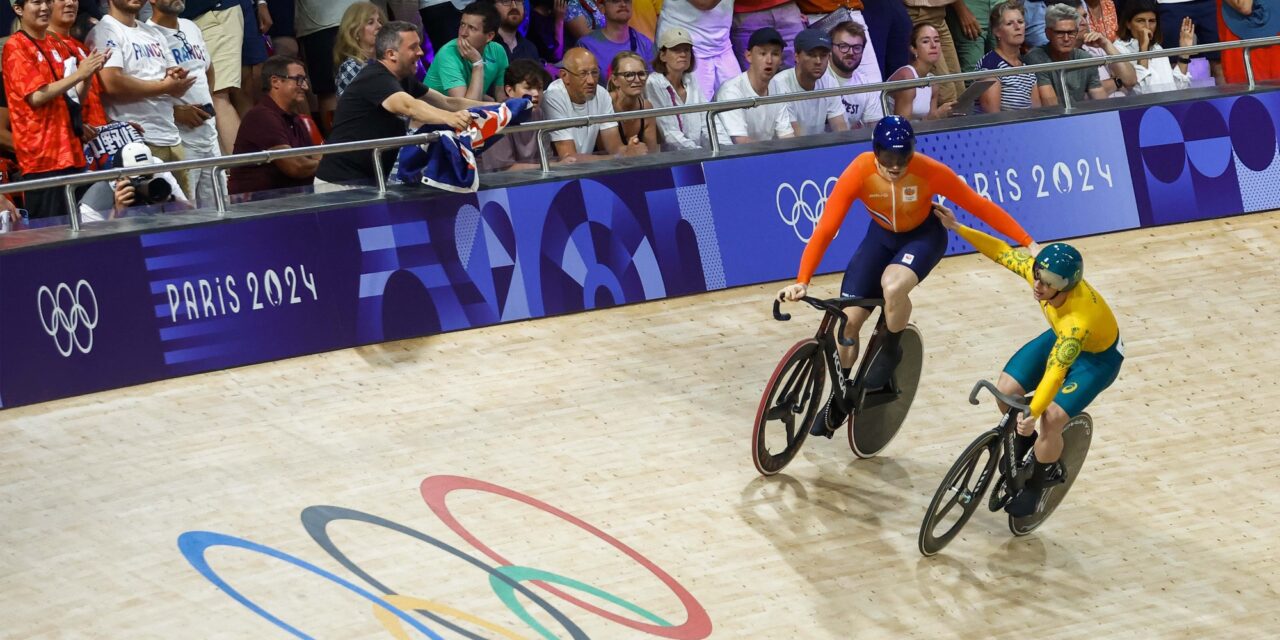 Harrie Lavreysen and Matthew Richardson racing in Olympic keirin final at Paris 2024